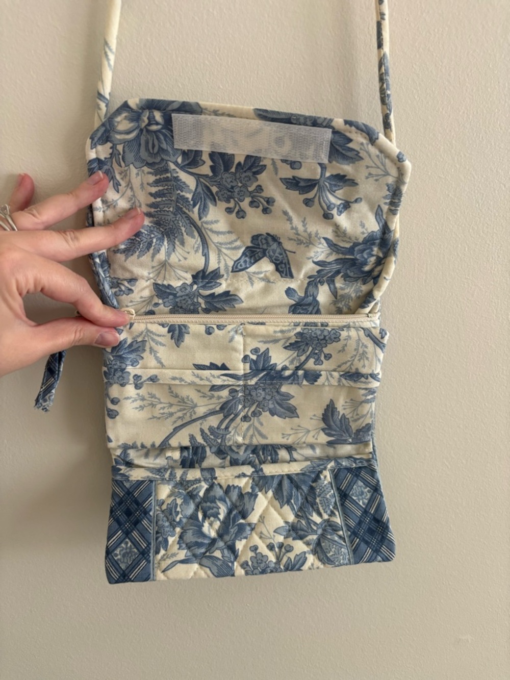 Vintage ‘90s Vera Bradley Crossbody - Blue Toile - Picture 4 of 6